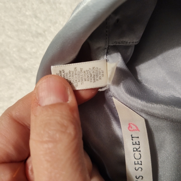 🩶 Vintage 1997 Victoria's Secret Ladie's Satin Button Front Long Sleeve Gown XS - Picture 12 of 16